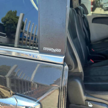 2014 Chrysler Town and Country Touring-L