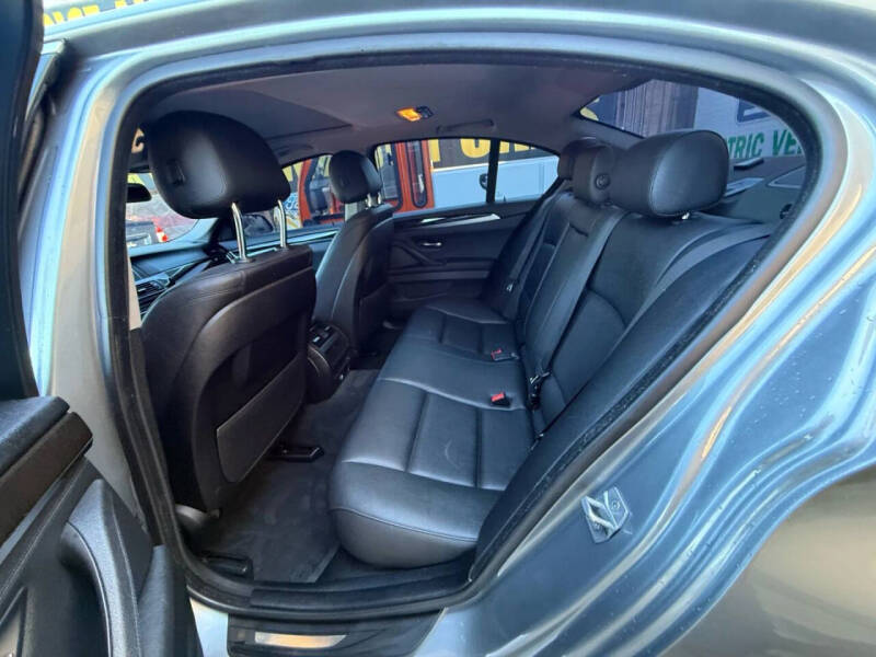 2016 BMW 5 Series 528i