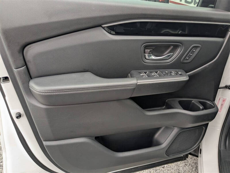 2024 Honda Pilot EX-L w/Rear Captain's Chairs