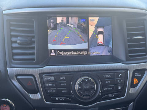 2018 Nissan Pathfinder SL