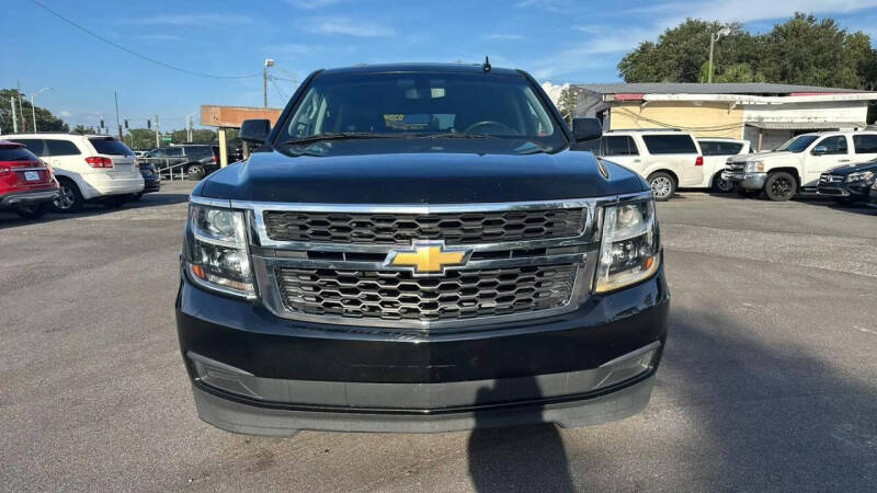 2018 Chevrolet Suburban LS photo 2