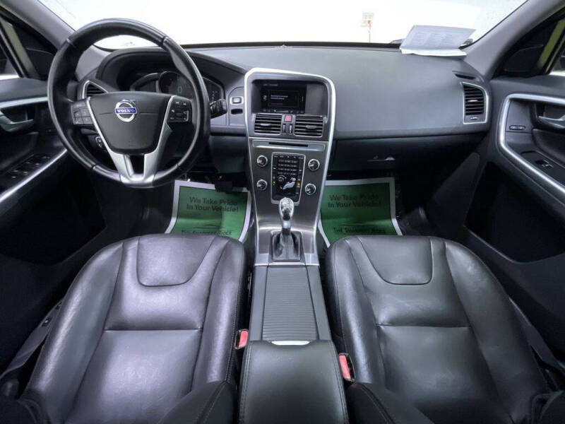 2015 Volvo XC60 T5 Drive-E Premier