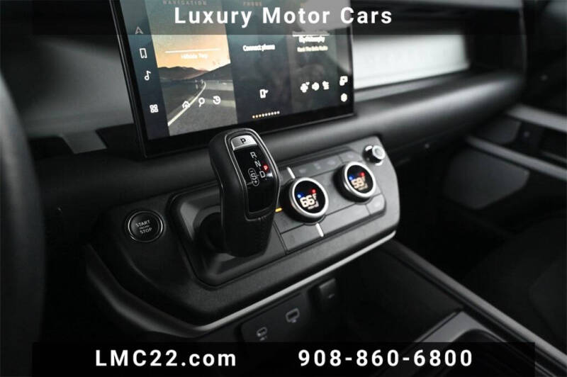 2023 Land Rover Defender 130 X-Dynamic SE