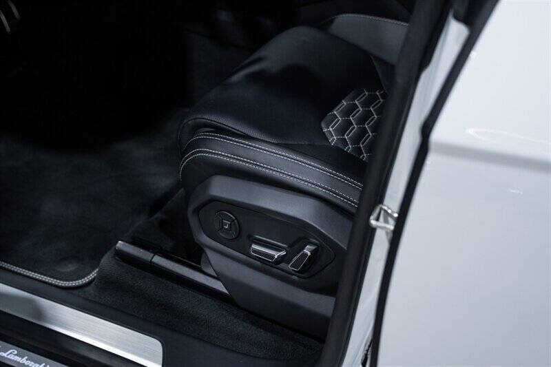 2022 Lamborghini Urus