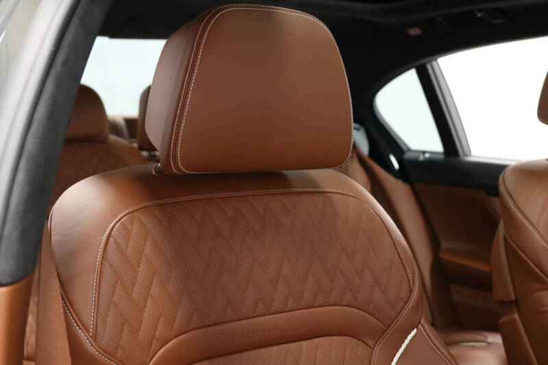 2022 BMW 7 Series M760i xDrive