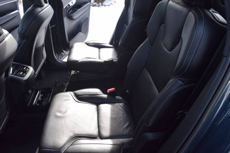 2022 Volvo XC90 T6 Inscription 6-Passenger