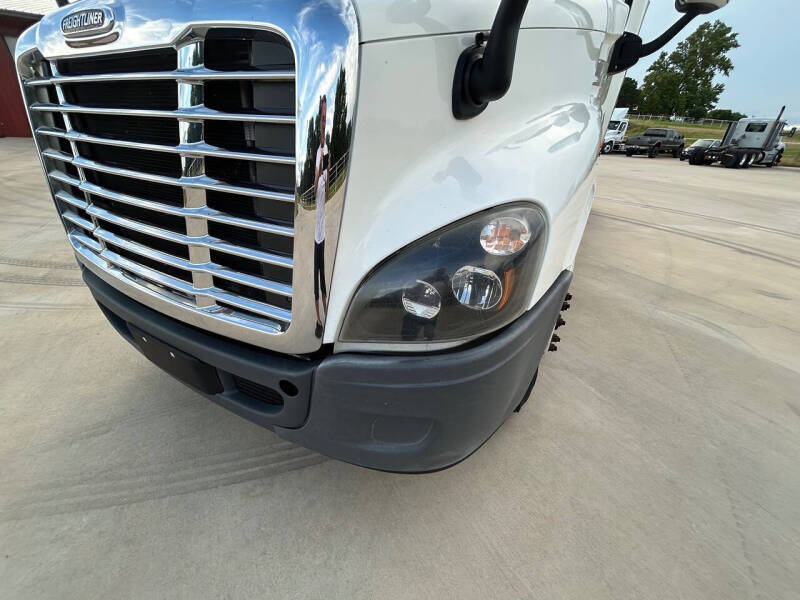 2016 Freightliner Cascadia