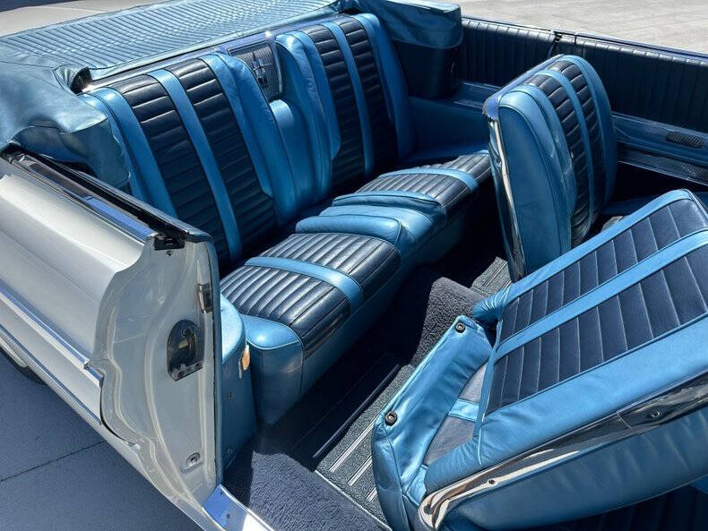 1962 Oldsmobile Starfire