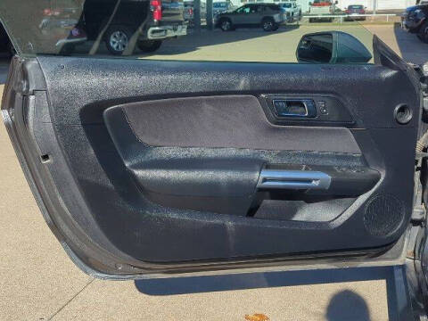 2017 Ford Mustang V6