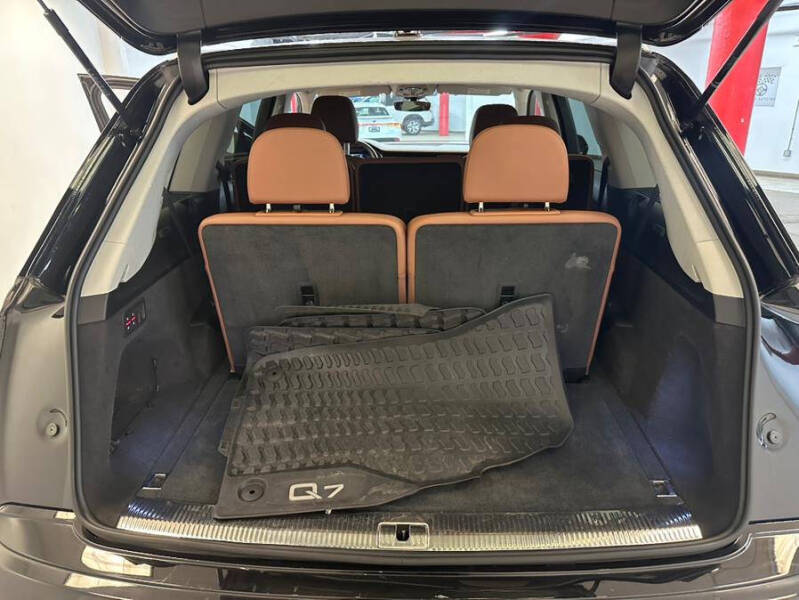 2023 Audi Q7 quattro Premium 55 TFSI