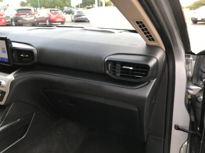 2020 Ford Explorer