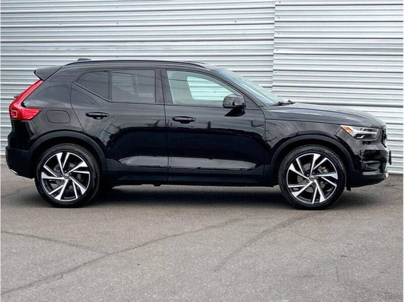 2020 Volvo XC40 T5 R-Design