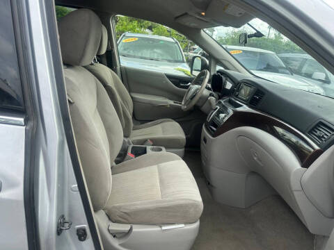 2017 Nissan Quest SV