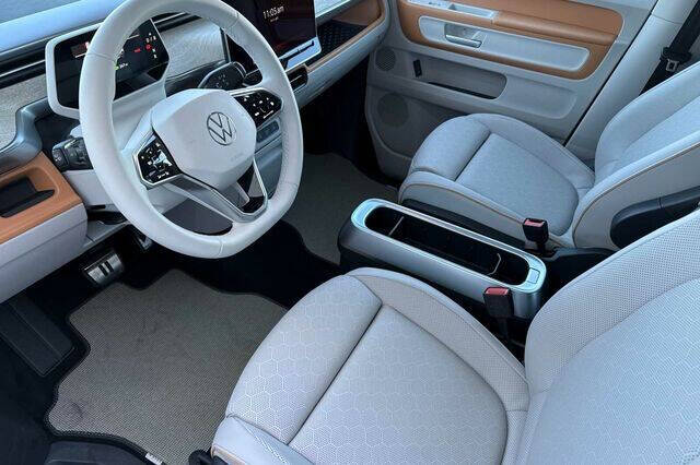 2025 Volkswagen ID. Buzz Pro S Plus