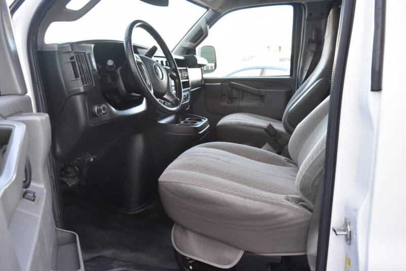 2017 Chevrolet Express LS 2500
