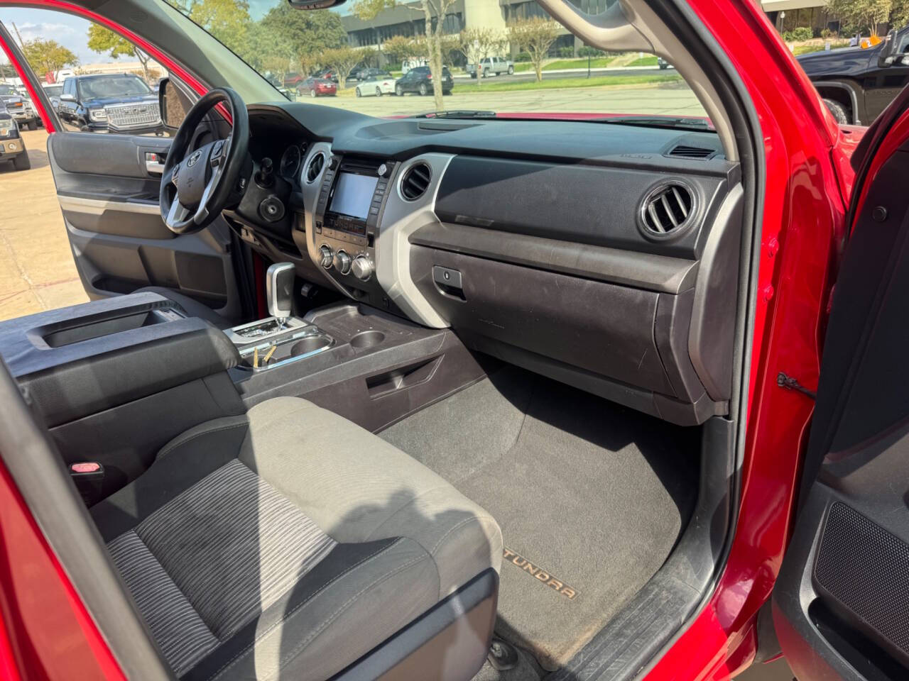 2015 Toyota Tundra 28