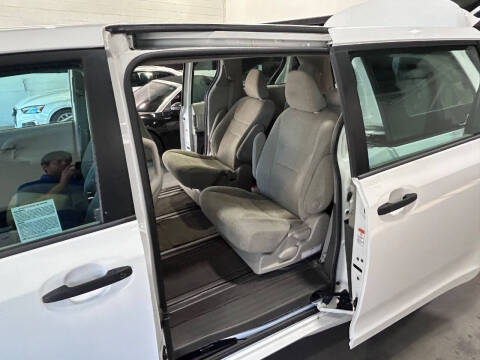 2017 Toyota Sienna L 7-Passenger