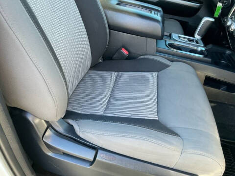 2017 Toyota Tundra SR5