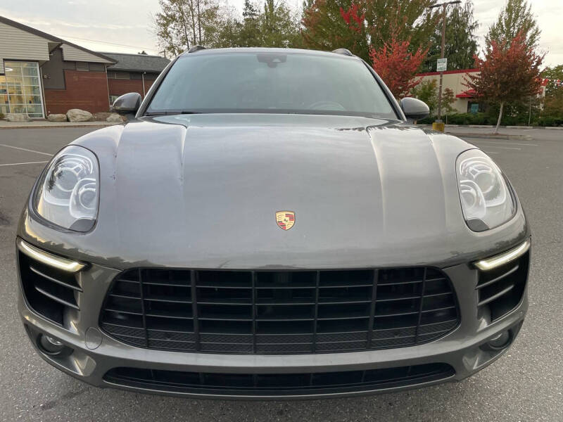 Used 2018 Porsche Macan Base with VIN WP1AA2A53JLB10353 for sale in Everett, WA