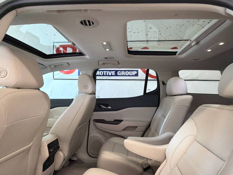 2023 GMC Acadia Denali
