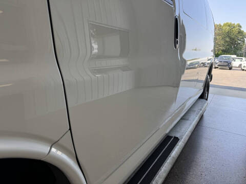 2023 GMC Savana 2500