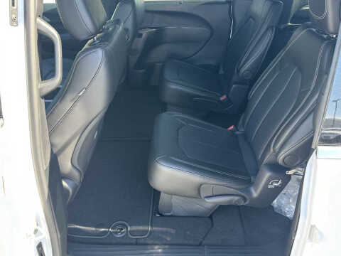 2026 Chrysler Voyager LX