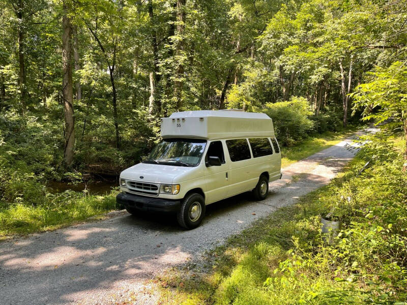 1998 Ford E-350 for sale at Suburban Auto Sales in Atglen PA