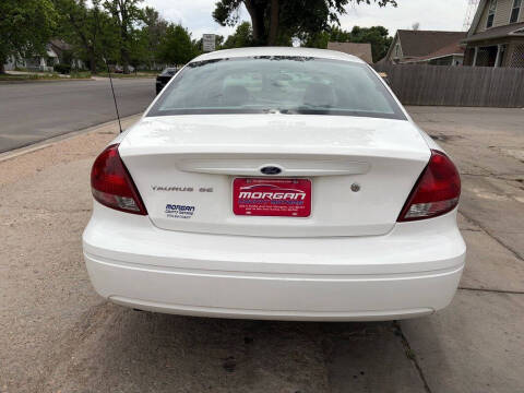 2005 Ford Taurus SE