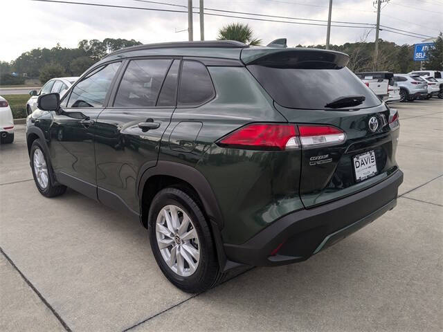 2024 Toyota Corolla Cross LE