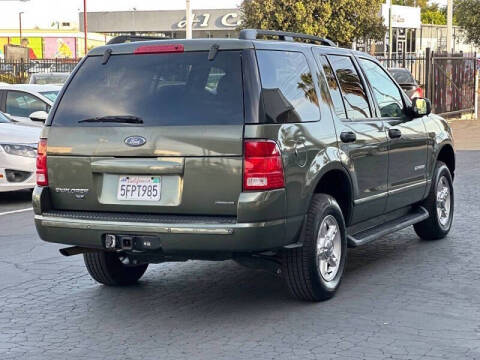 2004 Ford Explorer XLT