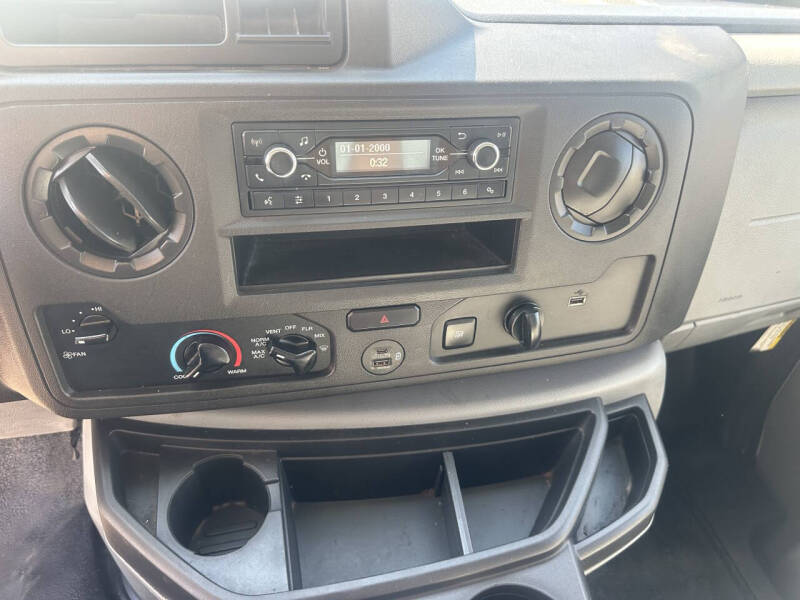 2021 Ford E-Series E-450 SD