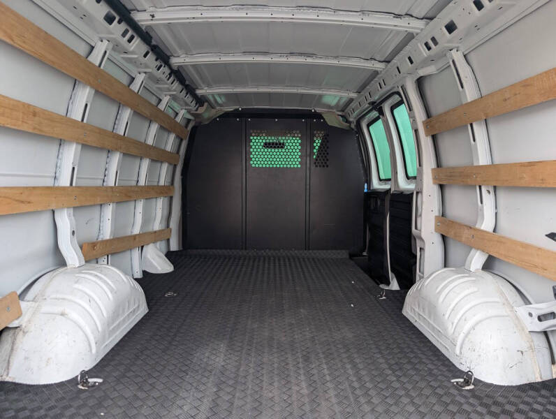 2022 Chevrolet Express 2500