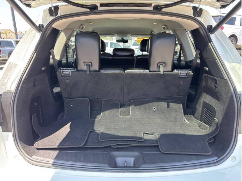 2020 Nissan Pathfinder SL
