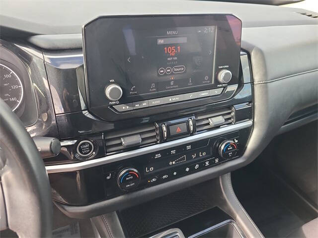 2024 Nissan Pathfinder SV