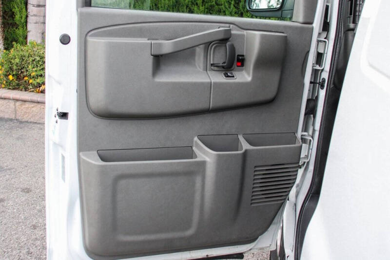 2020 GMC Savana 2500