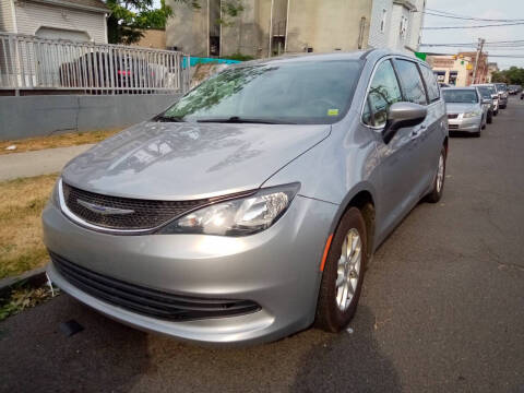 2020 Chrysler Voyager LX