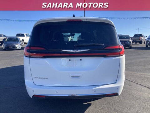 2024 Chrysler Pacifica Touring L