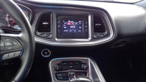 2015 Dodge Challenger SXT