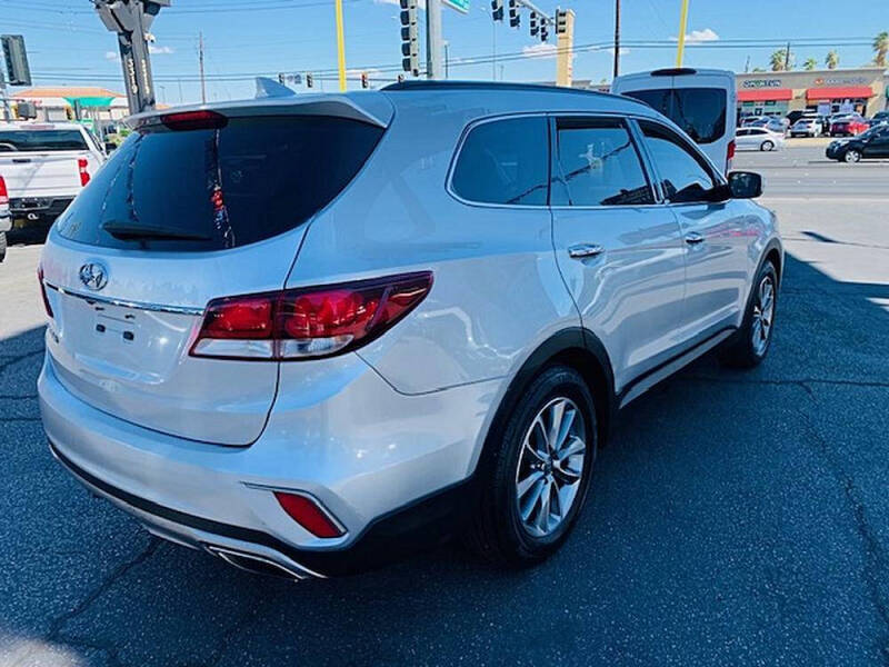 2018 Hyundai Santa Fe SE