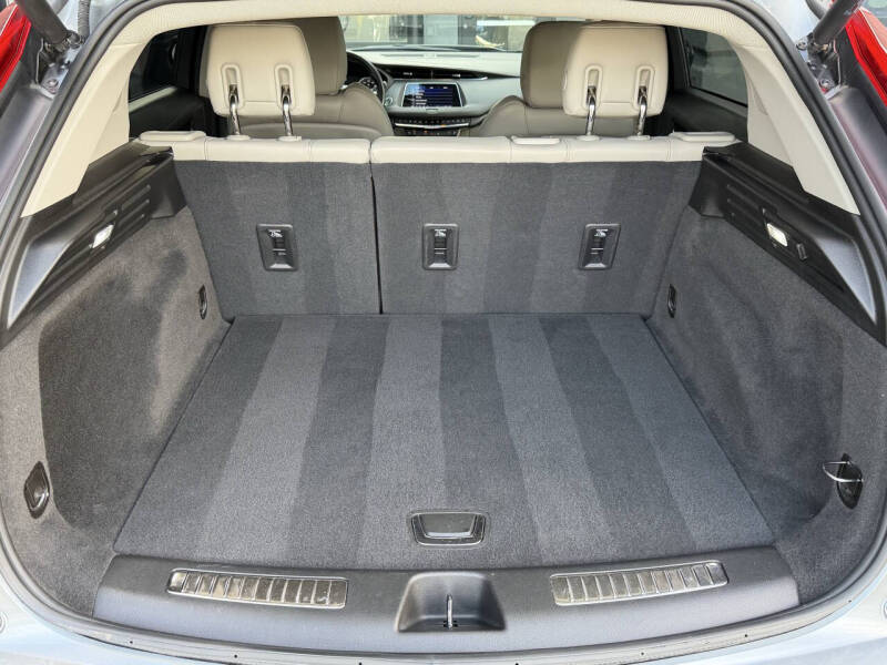 2023 Cadillac XT4 Premium Luxury