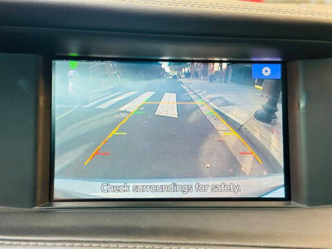 2017 Infiniti QX30 Premium