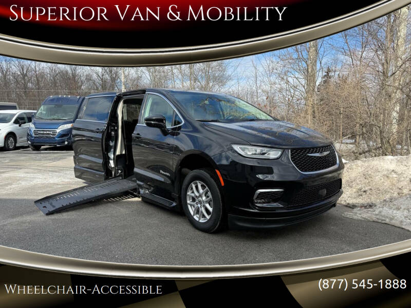 2024 Chrysler Pacifica Touring L