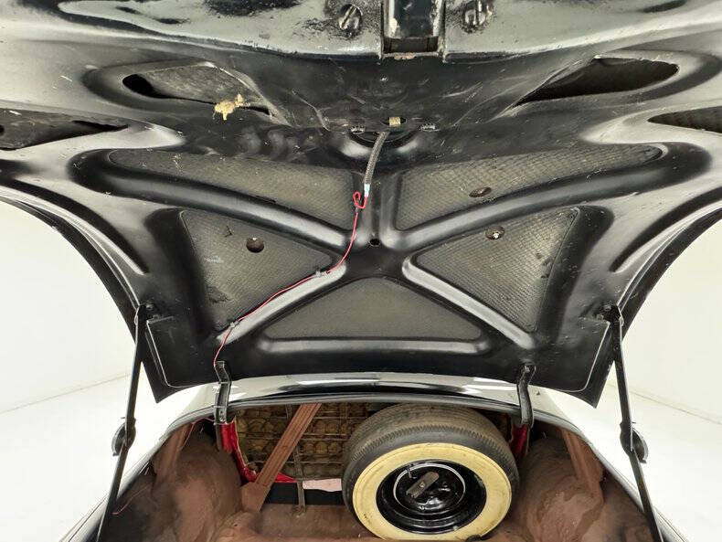 1948 Ford Super Deluxe