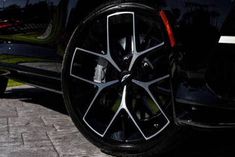 2025 Aston Martin DBX 707