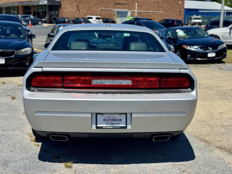 2012 Dodge Challenger SXT