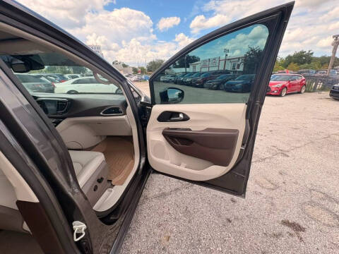 2020 Chrysler Pacifica Touring L Plus