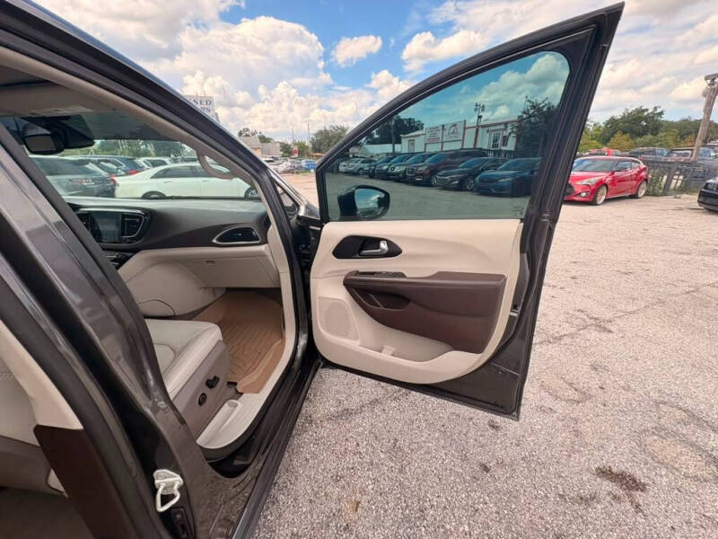 2020 Chrysler Pacifica Touring L Plus