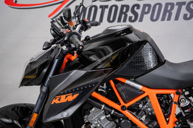 2015 KTM 1290 Super Duke R
