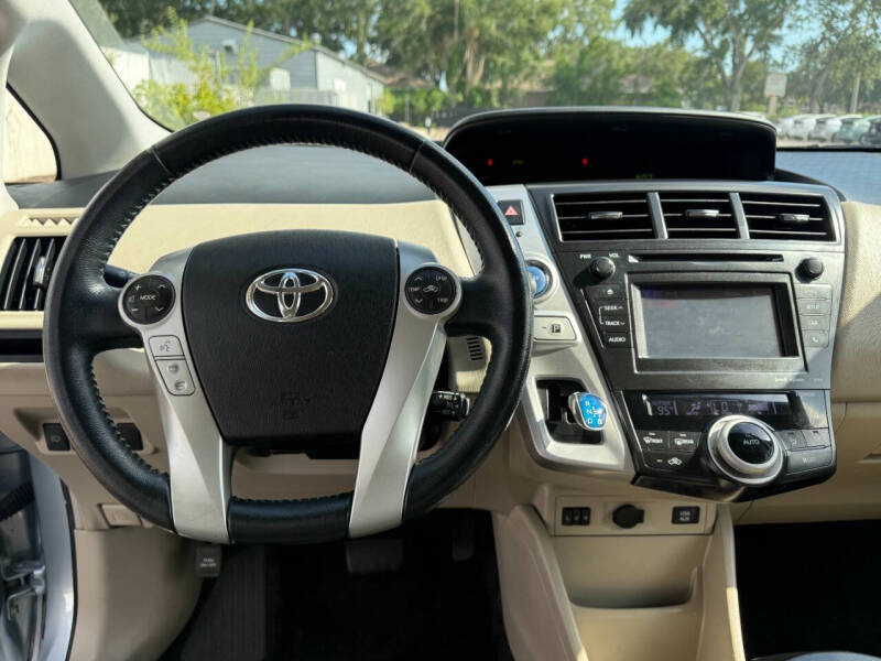 2013 Toyota Prius v Five