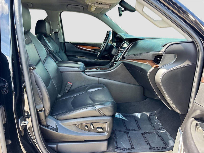2018 Cadillac Escalade Standard